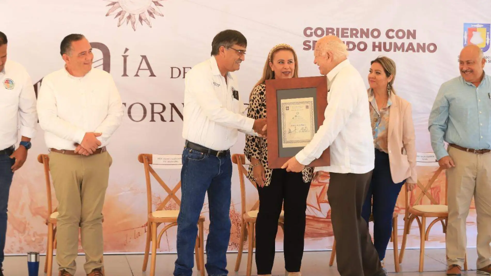 01 Alcalde Oscar Leggs encabeza la conmemoración del Día de la Californidad en el Sector Naval de Cabo San Lucas5